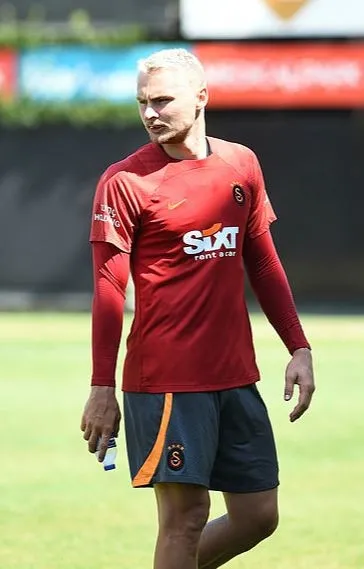 ingiltereden-nelsson-iddiasi-galatasarayin-yildizi-wolvesa-1661440198182.jpg İngiltere'den Nelsson iddiası! Galatasaray'ın yıldızı Wolves'a-6