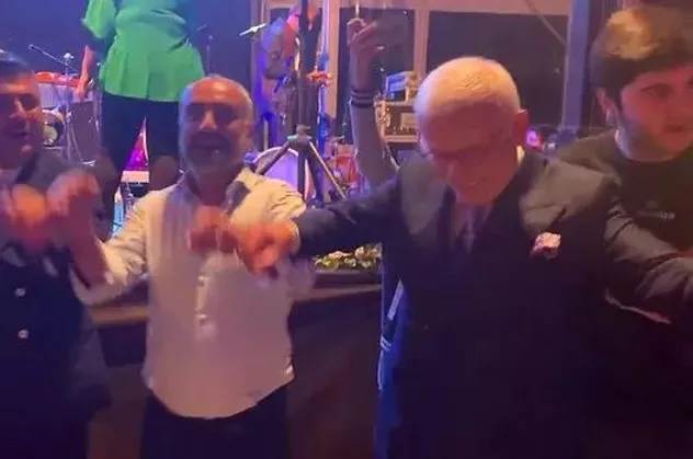 Beş benzemezi Diyarbakır'da bir düğün salonunda toplayan bu yeni dalganın farkında mısınız Kemal Bey?