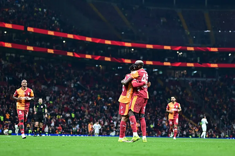 Spor yazarları Galatasaray - Alanyaspor maçını değerlendirdi! "Doğuştan Galatasaraylı" - 15