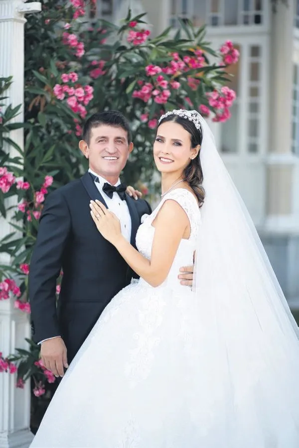 pinar-altug-deliye-her-gun-bayram-dedi-o-konuya-aciklik-getirdi-esi-yagmur-atacanla-bakin-neyi-kutlamis-1631223741406.jpeg Pınar Altuğ 'Deliye her gün bayram' dedi o konuya açıklık getirdi! Eşi Yağmur Atacan'la bakın neyi kutlamış...-8