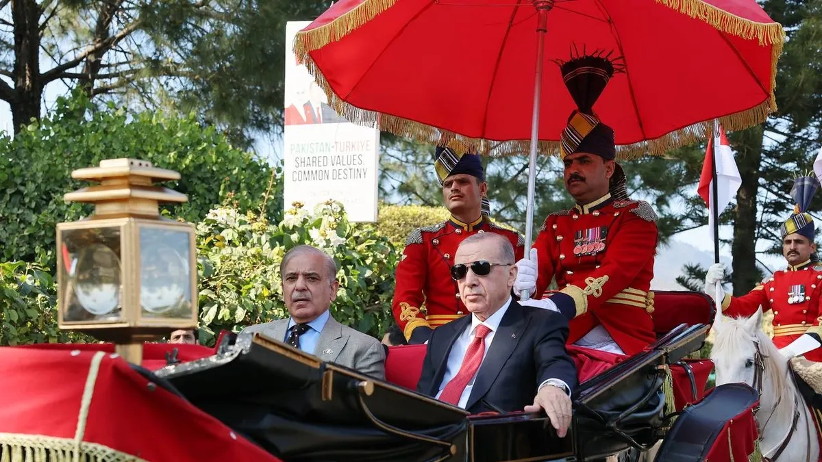 Başkan Erdoğan Pakistan'da! Resmi devlet yemeğinden ilk kareler