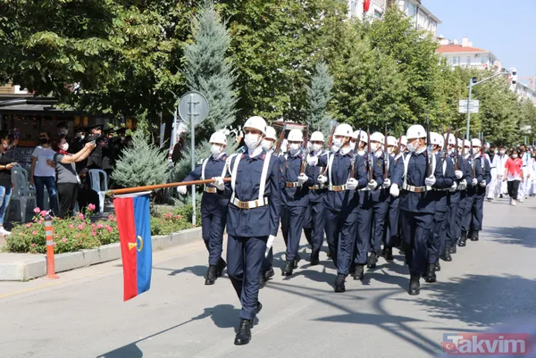 30 Ağustos Zafer Bayramı coşkusu tüm yurtta! Herkes meydanlara akın etti - 44