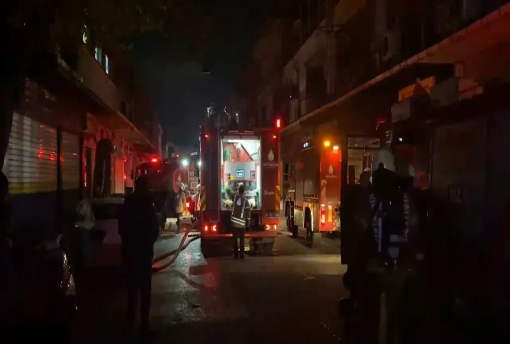 Zeytinburnu’nda yangın paniği!