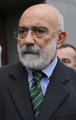 Ateist Altan'ı şeyh torunu yapmışlar