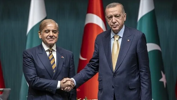 Başkan Recep Tayyip Erdoğan ve Pakistan Başbakanı Şahbaz Şerif (AA)