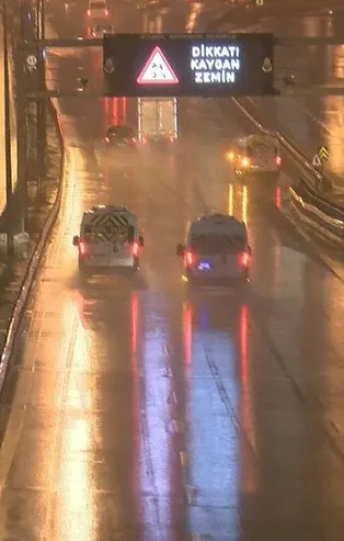 Son dakika: İstanbul’da sağanak yağış etkisini artırdı