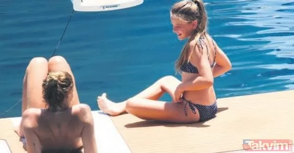 Bir Zamanlar Çukurova'nın Gülten'i Selin Genç tatilci moduna girdi sarı straplez elbisesiyle yaktı geçti! Her haliyle güzel - 25