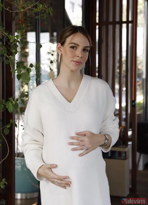 Hülya Koçyiğit'in torunu Aslışah Alkoçlar'dan eşi Kaan Demirağ'a romantik kutlama! İkinci kez anne olmuştu çocukları da paylaştı - 2