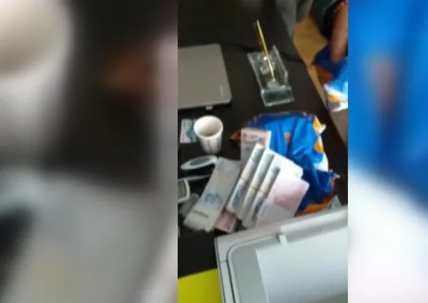 Son dakika: İstanbul'da 600 bin lira rüşvet isteyen vergi müfettişi ve mali müşavir tutuklandı-4