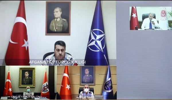 son-dakika-milli-savunma-bakani-hulusi-akar-afganistandaki-turk-gorev-kuvvet-komutaniyla-gorustu-son-durum-hakkinda-bilgi-aldi-1629120221155.jpg