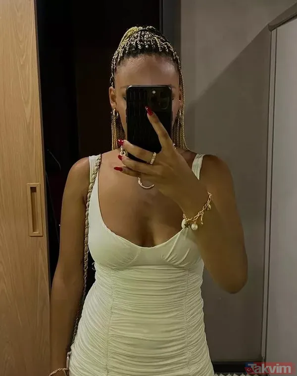 Sihirli Annem’in minnoş Toprak'ı büyüdü oldu afet-i devran! Jennifer Boyner süper minisi göğüs dekoltesiyle yaktı geçti - 23