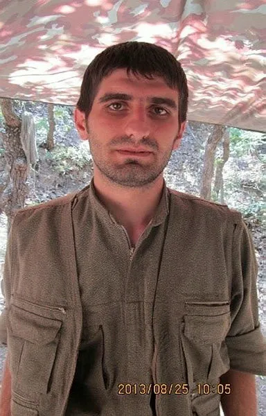 son-dakika-pkknin-eylem-yapmak-icin-hazir-bekleyen-uyuyan-hucresine-operasyon-5-kisi-yakalandi-1604056964542.jpg SON DAKİKA: PKK'nın eylem yapmak için hazır bekleyen uyuyan hücresine operasyon: 5 kişi yakalandı-3