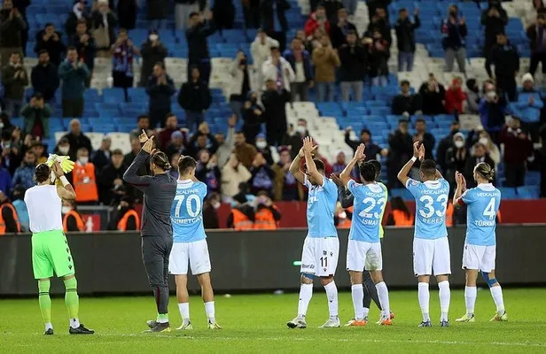 lig-lideri-trabzonspor-boluyu-da-yendi-kupada-son-16ya-yukseldi-1640730049659.jpeg Lig lideri Trabzonspor Bolu'yu da yendi! Kupada son 16’ya yükseldi...-4