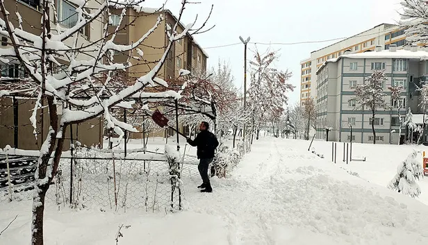 21-aralik-sali-adanada-okullar-tatil-mi-yarin-adanada-kar-tatili-var-mi-son-dakika-adana-valiligi-kar-tatili-aciklamasi-1639999944340.jpg Yarın Adana'da kar tatili var mı? 22 Aralık Çarşamba Adana'da okullar tatil mi? Son dakika Adana Valiliği kar tatili açıklaması!-3