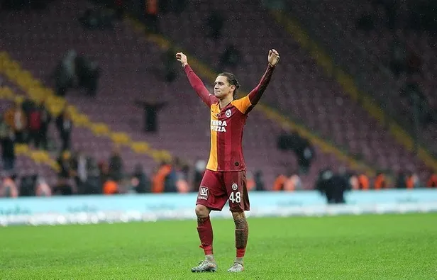 galatasarayda-taylan-antalyali-neden-yedek-kaliyor-gercek-ortaya-cikti-1614614028913.jpeg Galatasaray'da Taylan Antalyalı neden yedek kalıyor? Gerçek ortaya çıktı...-4