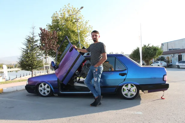 gorenler-donup-kalacak-silecekler-sokuldu-kapisi-yukari-dogru-aciliyor-25-bin-lira-masraf-yaparak-1605547673925.jpg Gören bir daha bakacak! Silecekler söküldü kapısı yukarı doğru açılıyor! 25 bin lira masraf yaparak...-4