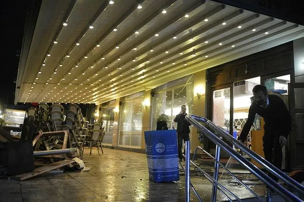 1639354066336.jpeg Büyükçekmece'de alkollü sürücü direksiyon hakimiyetini kaybederek ortalığı savaş alanına çevirdi! 2 bekçi yaralandı-10