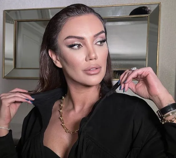 sila-dogunun-gozalti-ani-ortaya-cikti-sila-dogunun-ilk-ifadesi-ne-oldu-dilan-polat-aciklama-yapti-mi-evinden-c-1696101734987.jpg Sıla Doğu'nun ilk ifadesi ne oldu, Dilan Polat açıklama yaptı mı? Evinden çıkanlar kan dondurdu-4