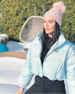 istanbula-beklenen-kar-geldi-unlu-guzeller-verdikleri-rengarenk-pozlarla-sosyal-medyayi-renklendirdi-1647286607194.jpg İstanbul'a beklenen kar geldi, ünlü güzeller verdikleri rengarenk pozlarla sosyal medyayı renklendirdi-5