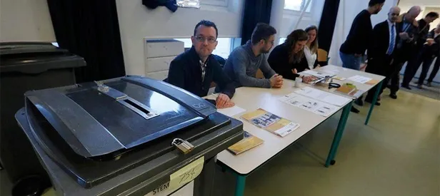 İşte Hollanda seçimlerinden ilk sonuçlar