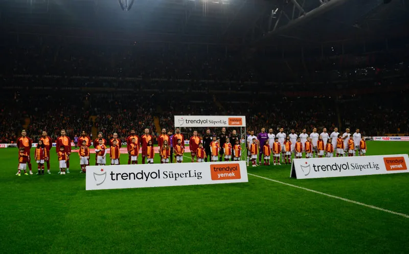 Galatasaray Karagümrük'ü tek golle geçti! - 1
