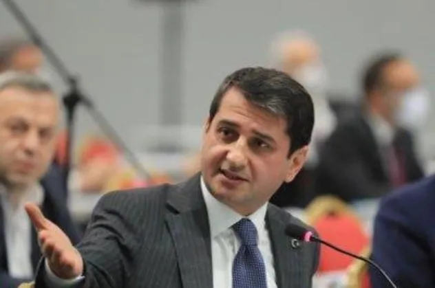 İP'li İbrahim Özkan dalga geçtiği heykelleri CHP'nin diktiğini öğrenince paylaşımını sildi