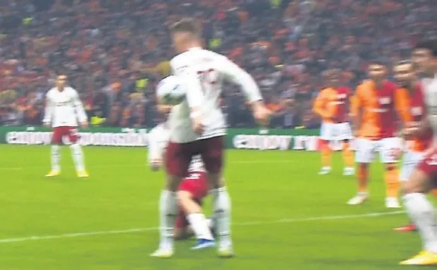 okan-buruk-3-3luk-galatasaray-manchester-united-maci-sonrasi-aciklama-yapti-ovguyu-hak-ediyoruz-1701298502019.jpeg Okan Buruk 3-3'lük Galatasaray Manchester United maçı sonrası açıklama yaptı: Övgüyü hak ediyoruz-6