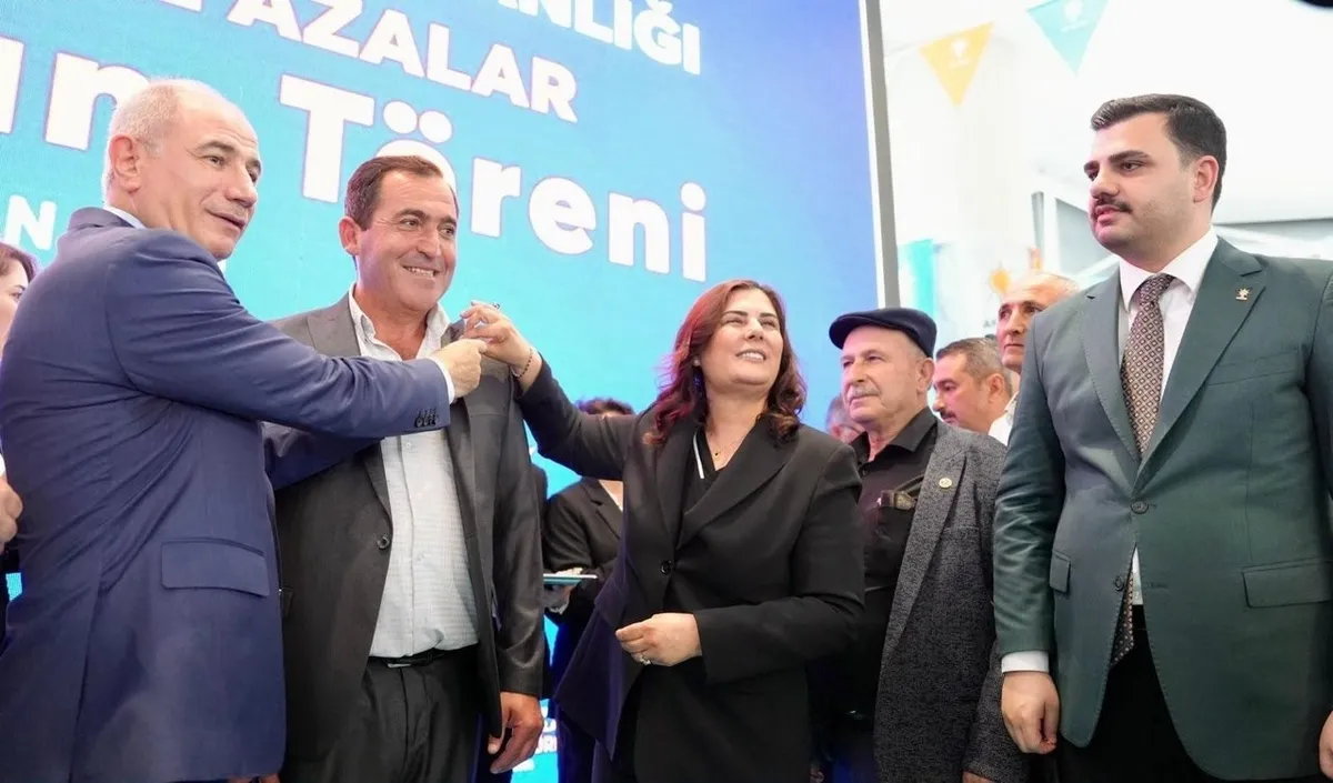 1782747791526.jpeg Aydın'da büyük katılım! 1010 muhtar ve aza AK Parti saflarına katıldı-4