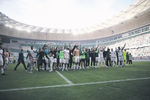 galatasarayda-futbolcularin-odeme-krizi-buyuyor-1652049006186.jpeg Galatasaray'da futbolcuların ödeme krizi büyüyor!-5