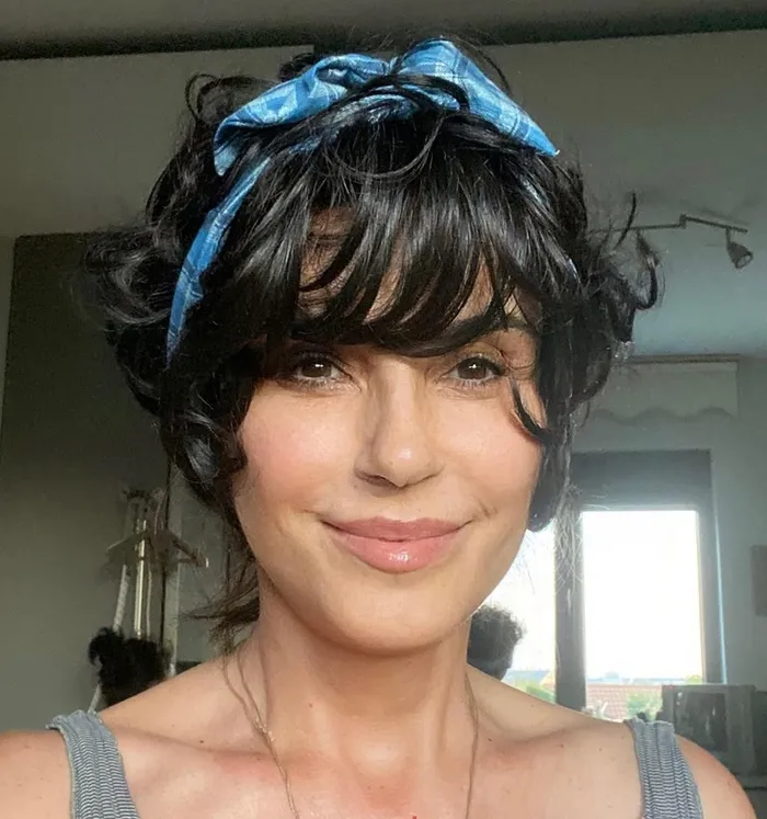 aysegul-aldincten-yatak-pozu-siyah-sutyeniyle-kamera-karsisina-gecip-sere-serpe-uzandi-ilk-yorum-yesilcam-yild-1701162482378.jpg Ayşegül Aldinç’ten yatak pozu! Siyah sutyeniyle kamera karşısına geçip sere serpe uzandı! İlk yorum Yeşilçam yıldızı Filiz Akın’dan...-5