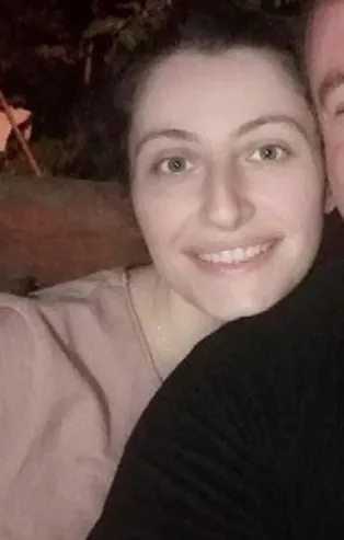 Genç kimyagerden acı haber! İş yerinde patlama sonucu vücudunda ağır yanıklar olan genç kız hayatını kaybetti