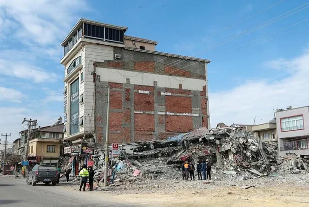 adiyamanda-deprem-sorusturmasi-yikilan-binayi-insa-eden-sirketin-2-yetkilisi-tutuklandi-1677348178667.jpeg Adıyaman'da 'deprem' soruşturması! Yıkılan binayı inşa eden şirketin 2 yetkilisi tutuklandı-3