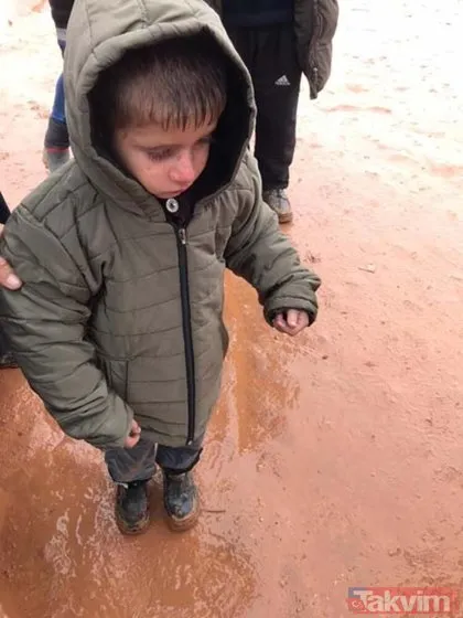 Bu görüntü herkesi üzmüştü! İdlib’de soğuktan üşüyen çocuğa yardım eli