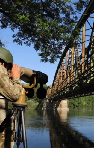 Son dakika: MSB'den son dakika açıklaması: Yunanistan’a yasa dışı yollarla geçmeye çalışan 3 kişiyi yakaladı