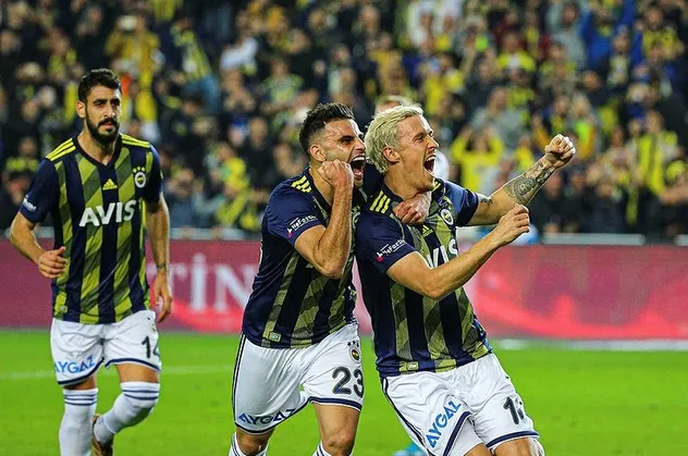 Kanarya'dan kritik 3 puan! Fenerbahçe 3-1 Beşiktaş (MAÇ SONUCU)