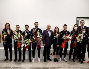 Milli sporculara coşkulu karşılama