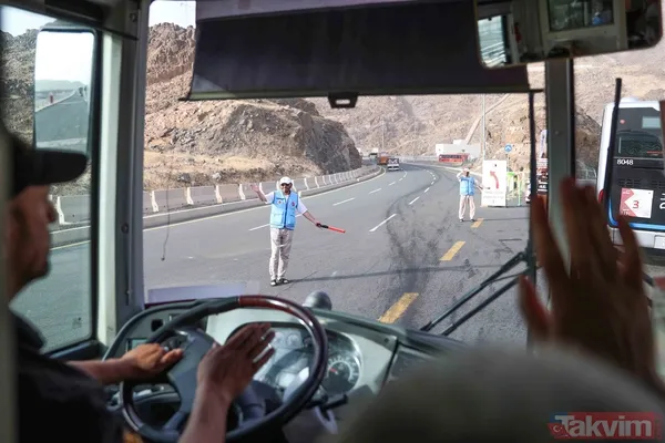 Hacı adayları Arafat yolunda! Diyanet İşleri Başkanı Ali Erbaş talimatı verdi: Hacı adaylarının Arafat’a intikali başladı - 6