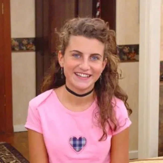 Çocuklar Duymasın'ın Emine’si Melek Şahin son haliyle parmak ısırttı! Çaycı Hüseyin’in eşini gören tanıyamadı - 10