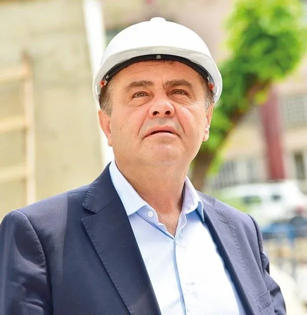 CHP’li Bilecik Belediye Başkanı Semih Şahin, evini belediye işçilerine yaptırdı-1