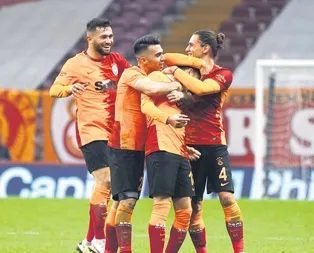 Aslan aşıyı buldu