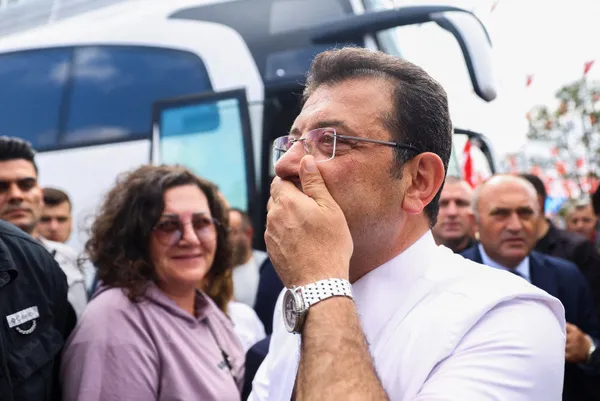 chpde-baba-ogul-kavgasi-basladi-ekrem-imamoglu-40-ilin-destegini-aldi-kemal-kilicdaroglu-yalnizlastirma-taktig-1685592462285.jpg CHP'de baba-oğul kavgası başladı! Ekrem İmamoğlu 40 ilin desteğini aldı, Kemal Kılıçdaroğlu "MYK" temizliğine hazırlanıyor-5