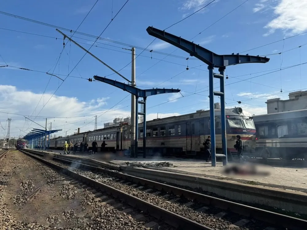 1793274858420.jpg Rus ordusu Ukrayna'nın Dnipro kentindeki tren istasyonunu İHA ile vurdu: 13 kişi öldü, 10 kişi yaralandı-3