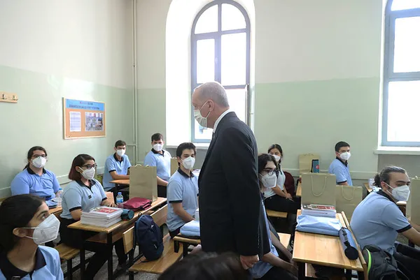 son-dakika-baskan-erdogandan-yeni-egitim-ogretim-yili-acilisinda-onemli-aciklamalar-1630924947404.jpg SON DAKİKA! Başkan Erdoğan'dan Yeni Eğitim Öğretim Yılı Açılışında önemli açıklamalar-7