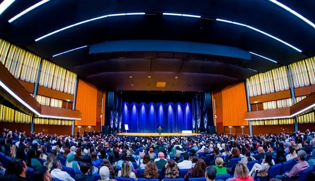 Yasemin Sakallıoğlu Amsterdam'ı kahkahaya boğdu!-2