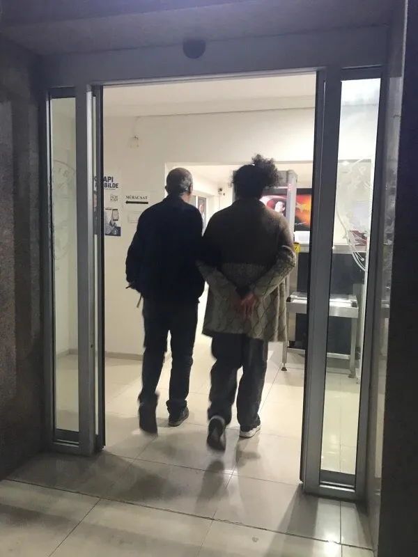 İzmir'deki rezilliğe gözaltı - 6