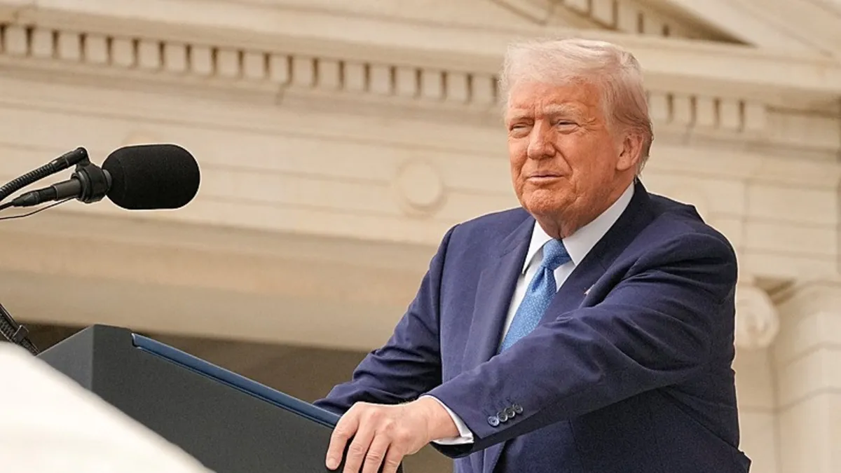 Trump AB'ye uygulanacak yüzde 50'lik tarife kararını erteledi!