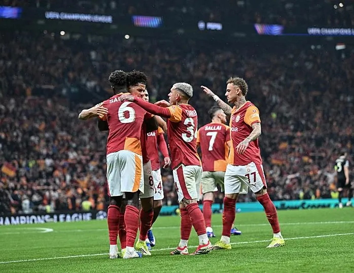 Galatasaray’da futbolculara uyarı