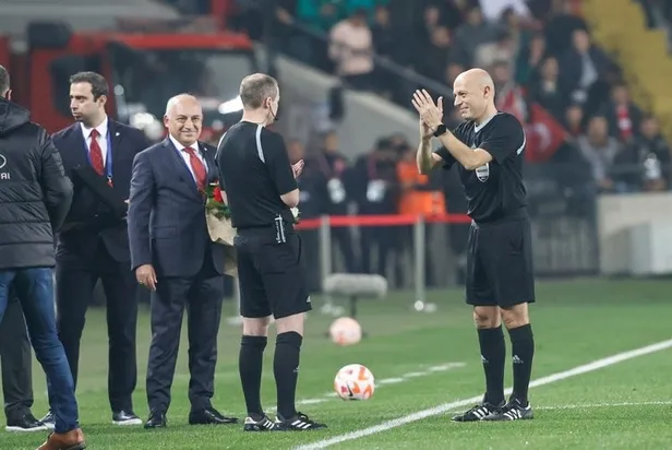 turk-futbolunda-devrim-cipli-toptan-hakem-atamalarina-kadar-bircok-degisim-geliyor-1670446629215.jpg