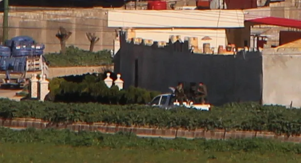 Terör örgütü PKK'yı Türkiye korkusu sardı! Teröristler kazdıkları hendeklere kaçmak için tünel yapıyor-6