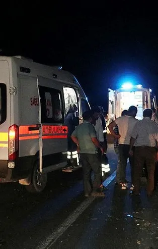 Elazığ-Bingöl kara yolunda iki otomobil çarpıştı: 6 yaralı